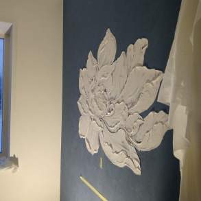 Strutura Оформление стен и цветка над изголовьем кровати в спальне Раб